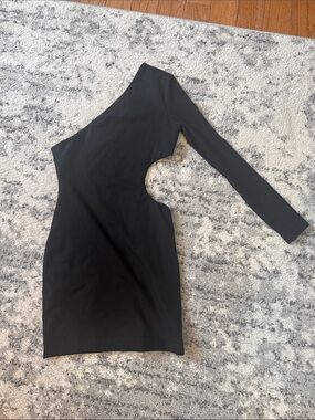 superdown Black One-Shoulder Cutout Dress